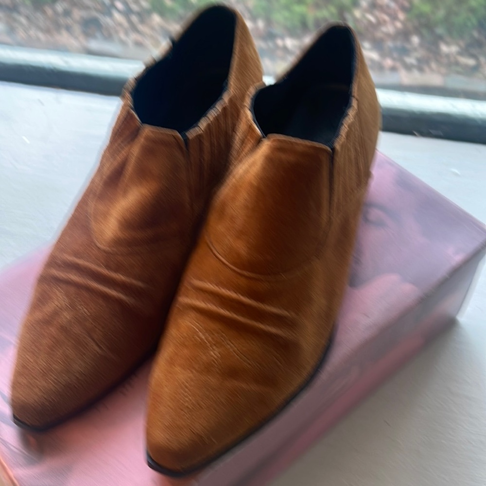 SAM & LIBBY Came/Rust suede Cowgirl Booties  8B